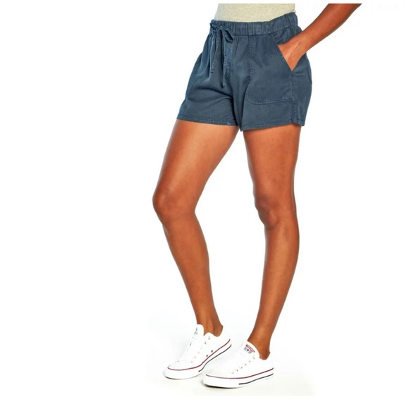 GAP Pull-On Tencel Short - Picture 3 of 4